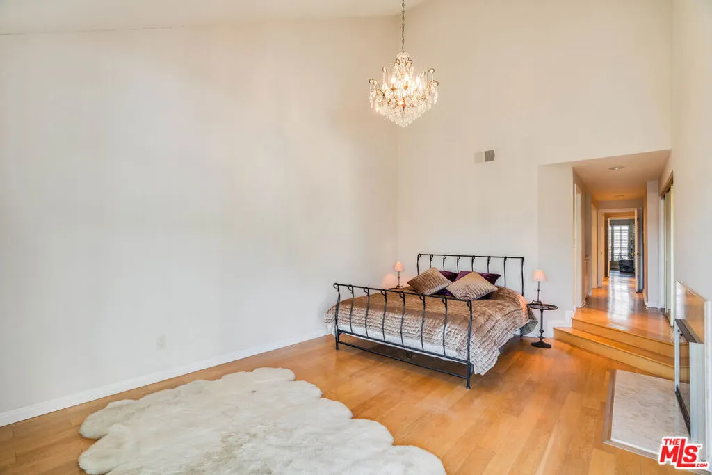 Marina Del Rey, California 90292, United States, 2 Bedrooms Bedrooms, ,2 BathroomsBathrooms,Residential,Active,80146