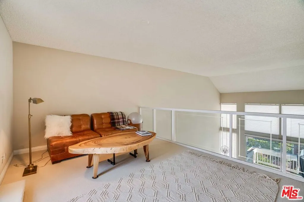 Marina Del Rey, California 90292, United States, 2 Bedrooms Bedrooms, ,2 BathroomsBathrooms,Residential,Active,80146