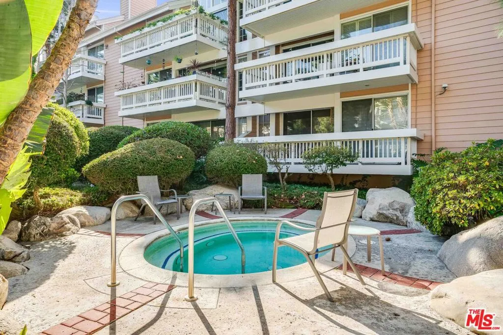 Marina Del Rey, California 90292, United States, 2 Bedrooms Bedrooms, ,2 BathroomsBathrooms,Residential,Active,80146