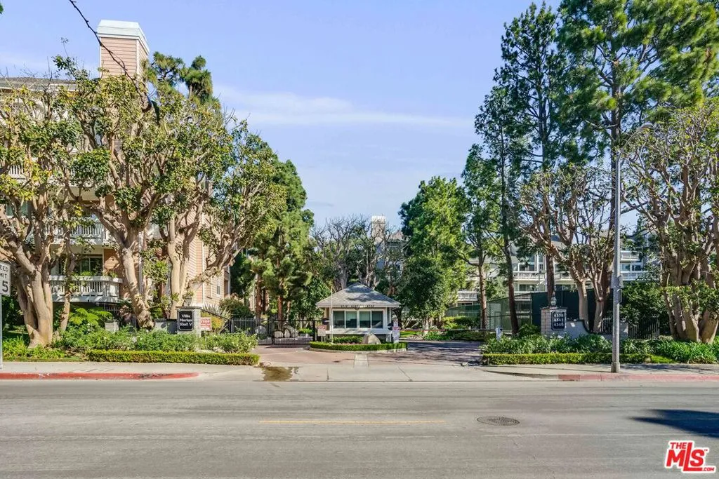 Marina Del Rey, California 90292, United States, 2 Bedrooms Bedrooms, ,2 BathroomsBathrooms,Residential,Active,80146