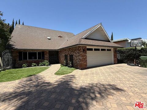 5527 Calhoun Avenue Sherman Oaks CA 91401