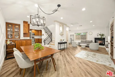 MLS: 25532141