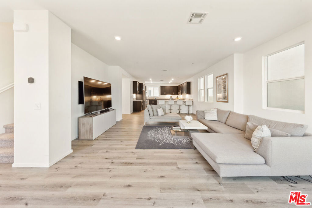 605 Daniel Freeman Circle