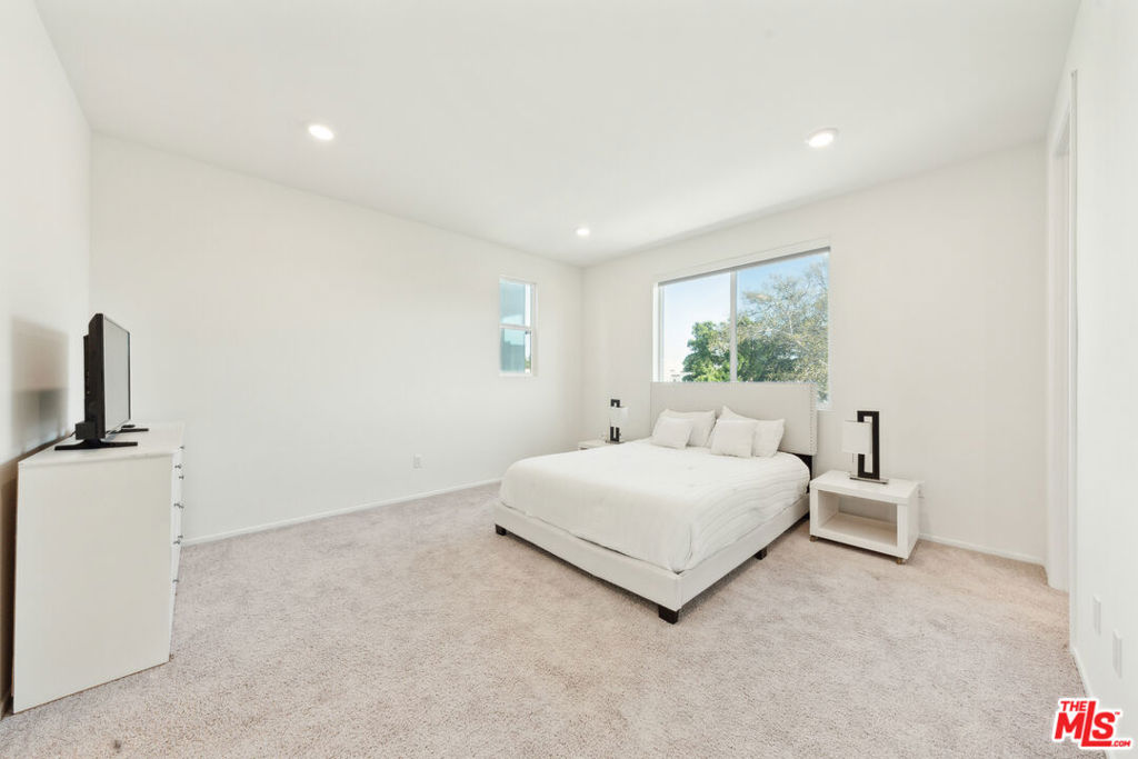605 Daniel Freeman Circle