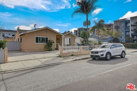 A home in Inglewood