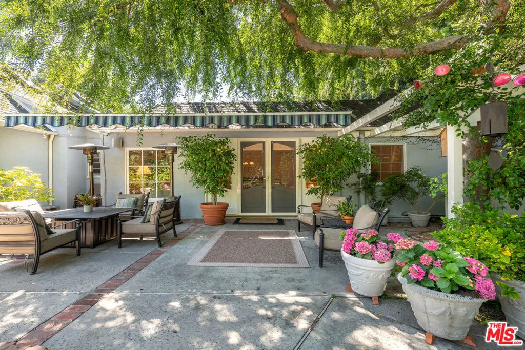 Encino, California 91436, United States, 4 Bedrooms Bedrooms, ,4 BathroomsBathrooms,Residential,Active,137607