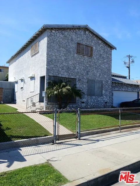 MLS: 25518239