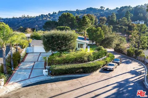 A home in Studio City