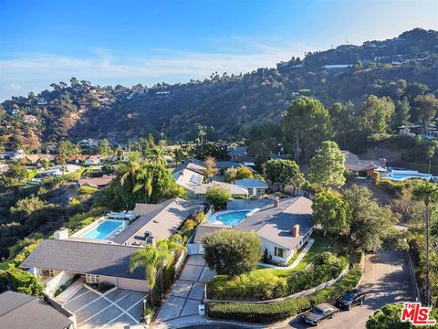 A home in Studio City