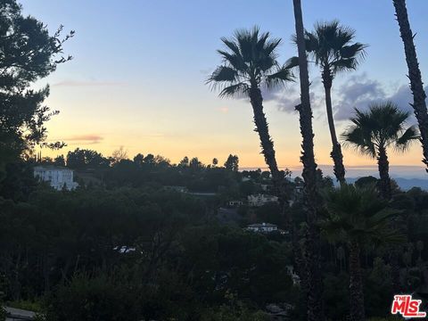 A home in Studio City