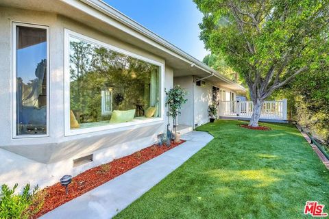 A home in Studio City