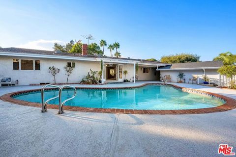 A home in Studio City