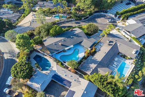 A home in Studio City