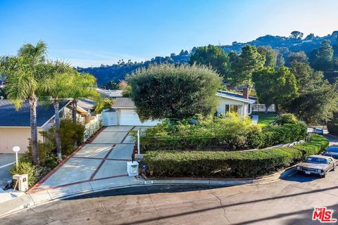 A home in Studio City