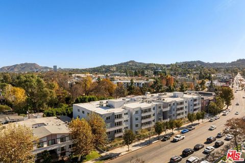 A home in Studio City