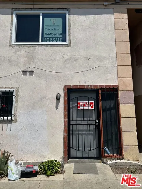 MLS: 25532543