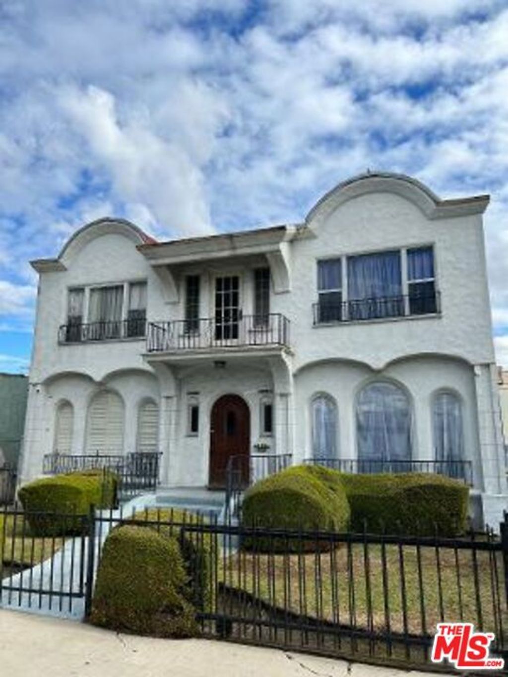 listing image 0