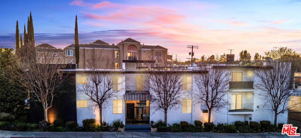 Properties 1 5201 Rigoletto Street