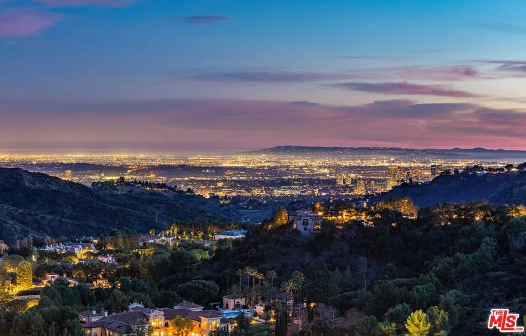 Beverly Hills, California 90210, United States, 5 Bedrooms Bedrooms, ,7 BathroomsBathrooms,Residential,Active,81760