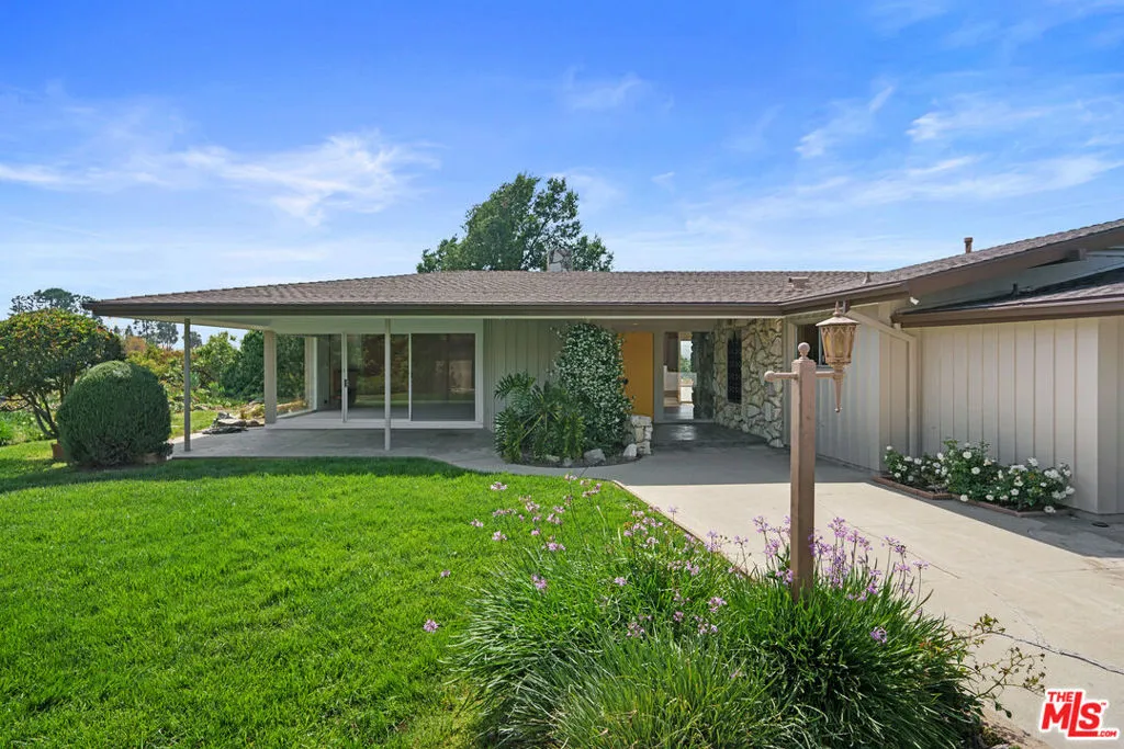 Beverly Hills, California 90210, United States, 5 Bedrooms Bedrooms, ,7 BathroomsBathrooms,Residential,Active,81760