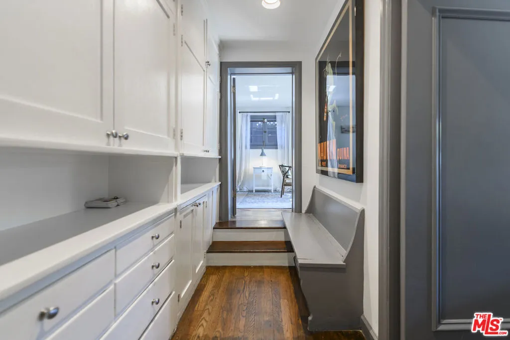 Los Angeles, California 90027, United States, 4 Bedrooms Bedrooms, ,3 BathroomsBathrooms,Residential,Active,116510