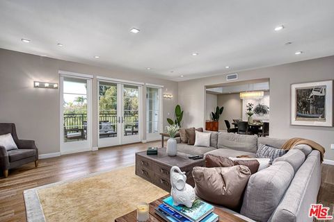 441 S Barrington Avenue 210 Los Angeles CA 90049