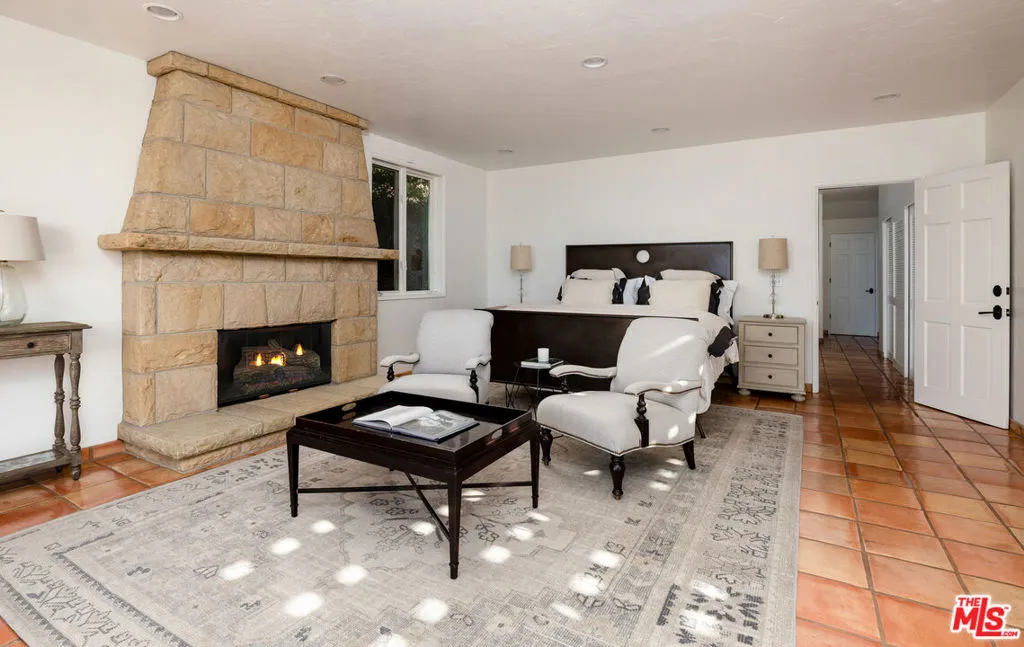 Santa Barbara, California 93108, United States, 4 Bedrooms Bedrooms, ,5 BathroomsBathrooms,Residential,Active,105408