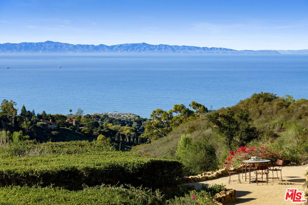 Santa Barbara, California 93108, United States, 4 Bedrooms Bedrooms, ,5 BathroomsBathrooms,Residential,Active,105408