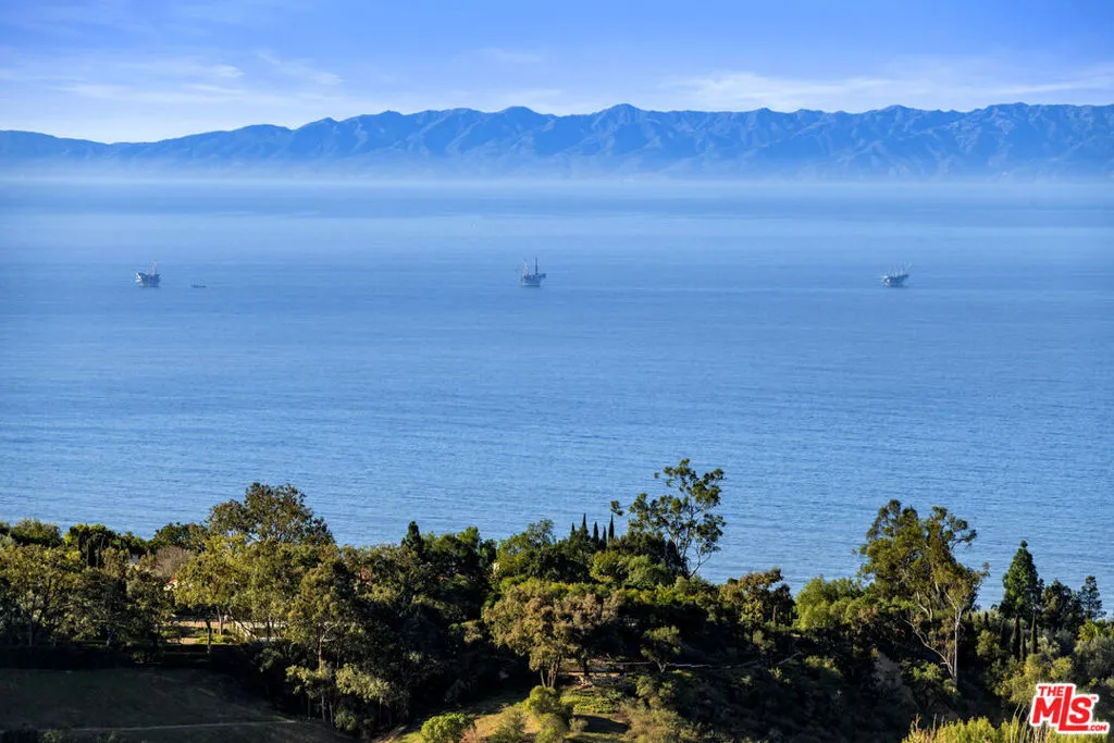 Santa Barbara, California 93108, United States, 4 Bedrooms Bedrooms, ,5 BathroomsBathrooms,Residential,Active,105408