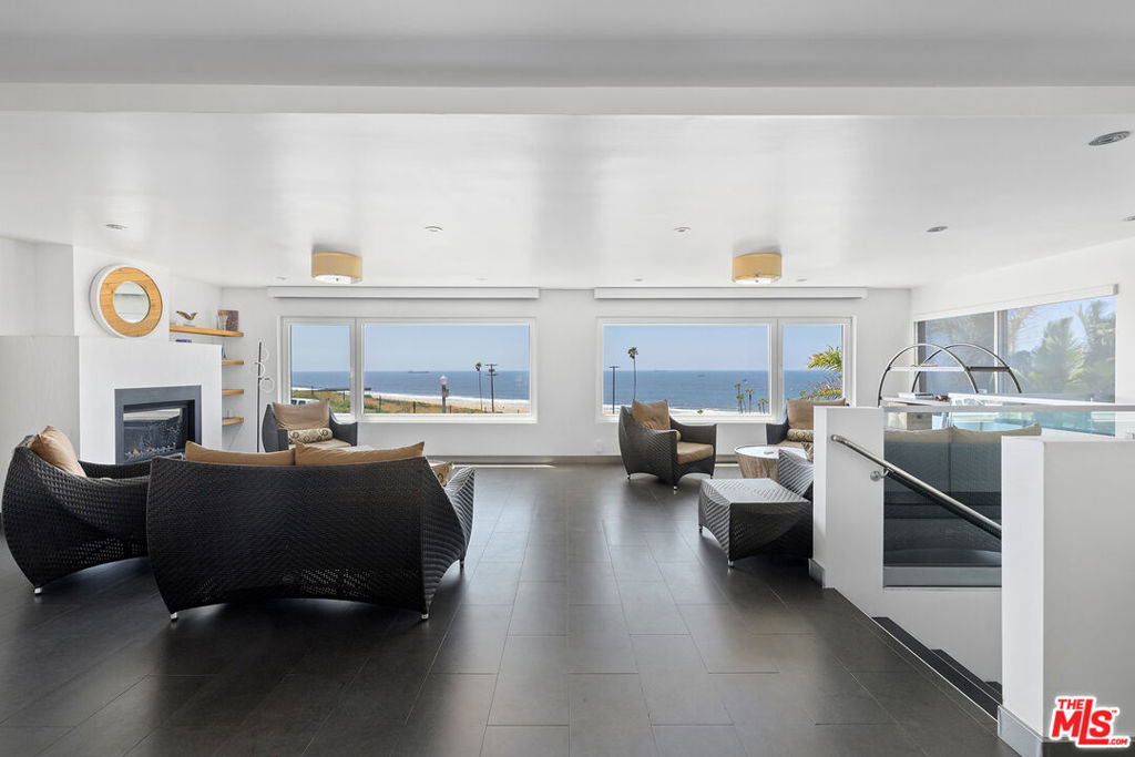 Properties 3 145 Napoleon Street