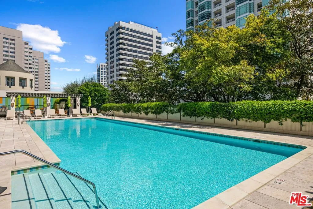 Los Angeles, California 90024, United States, 2 Bedrooms Bedrooms, ,4 BathroomsBathrooms,Residential,Active,103937