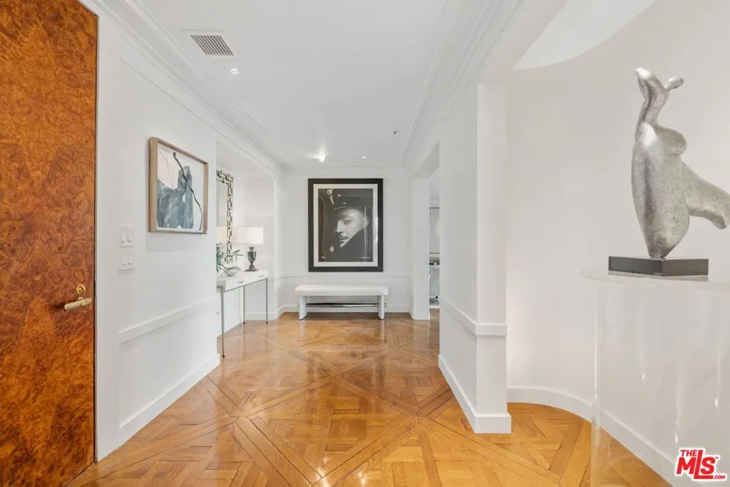 Los Angeles, California 90024, United States, 2 Bedrooms Bedrooms, ,4 BathroomsBathrooms,Residential,Active,103937