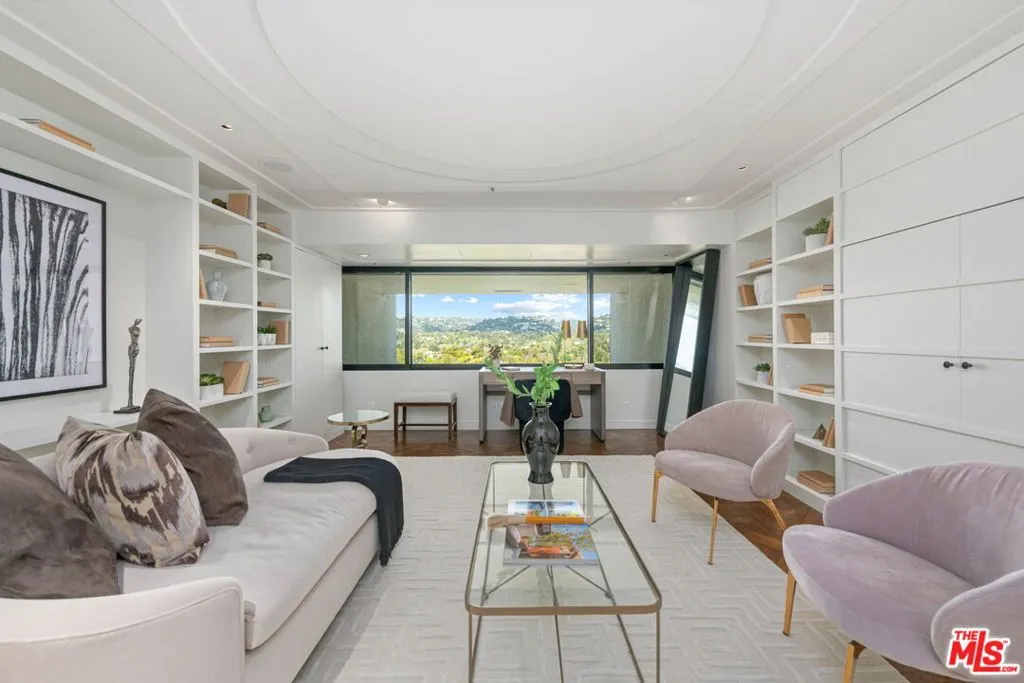 Los Angeles, California 90024, United States, 2 Bedrooms Bedrooms, ,4 BathroomsBathrooms,Residential,Active,103937