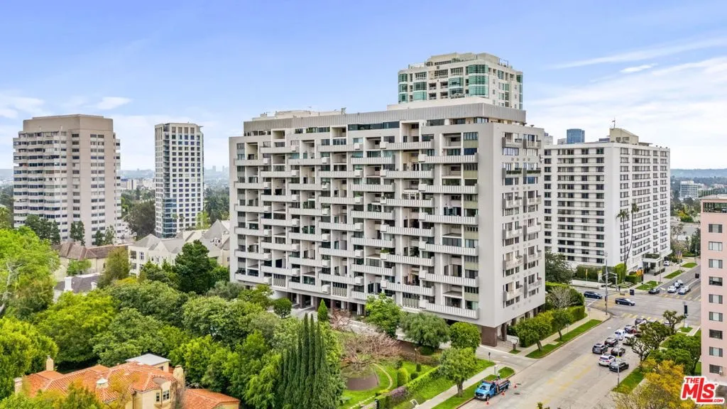 Los Angeles, California 90024, United States, 2 Bedrooms Bedrooms, ,4 BathroomsBathrooms,Residential,Active,103937