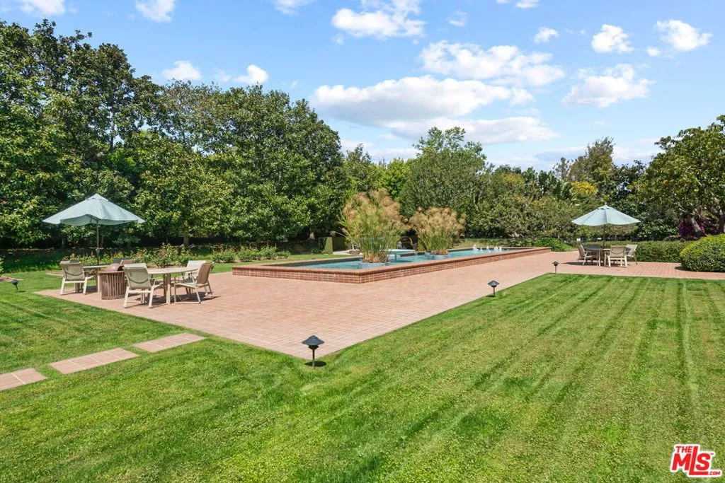 Los Angeles, California 90024, United States, 2 Bedrooms Bedrooms, ,4 BathroomsBathrooms,Residential,Active,103937