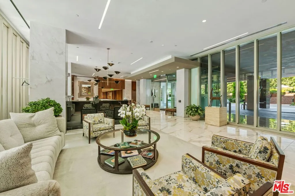 Los Angeles, California 90024, United States, 2 Bedrooms Bedrooms, ,4 BathroomsBathrooms,Residential,Active,103937