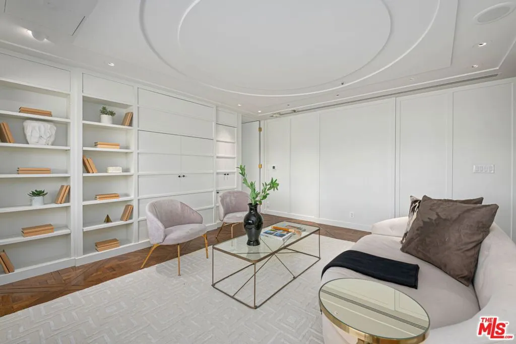 Los Angeles, California 90024, United States, 2 Bedrooms Bedrooms, ,4 BathroomsBathrooms,Residential,Active,103937