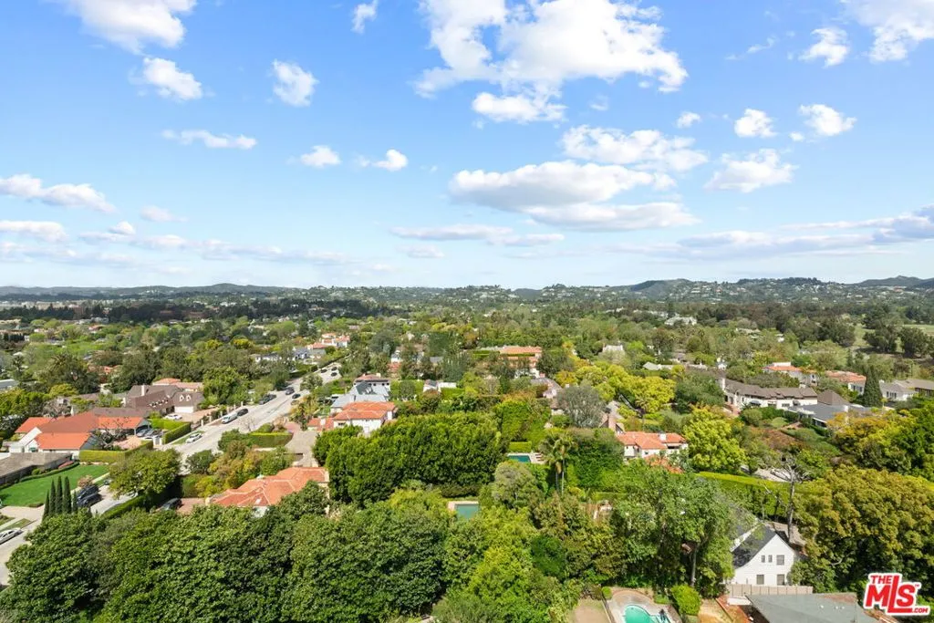 Los Angeles, California 90024, United States, 2 Bedrooms Bedrooms, ,4 BathroomsBathrooms,Residential,Active,103937