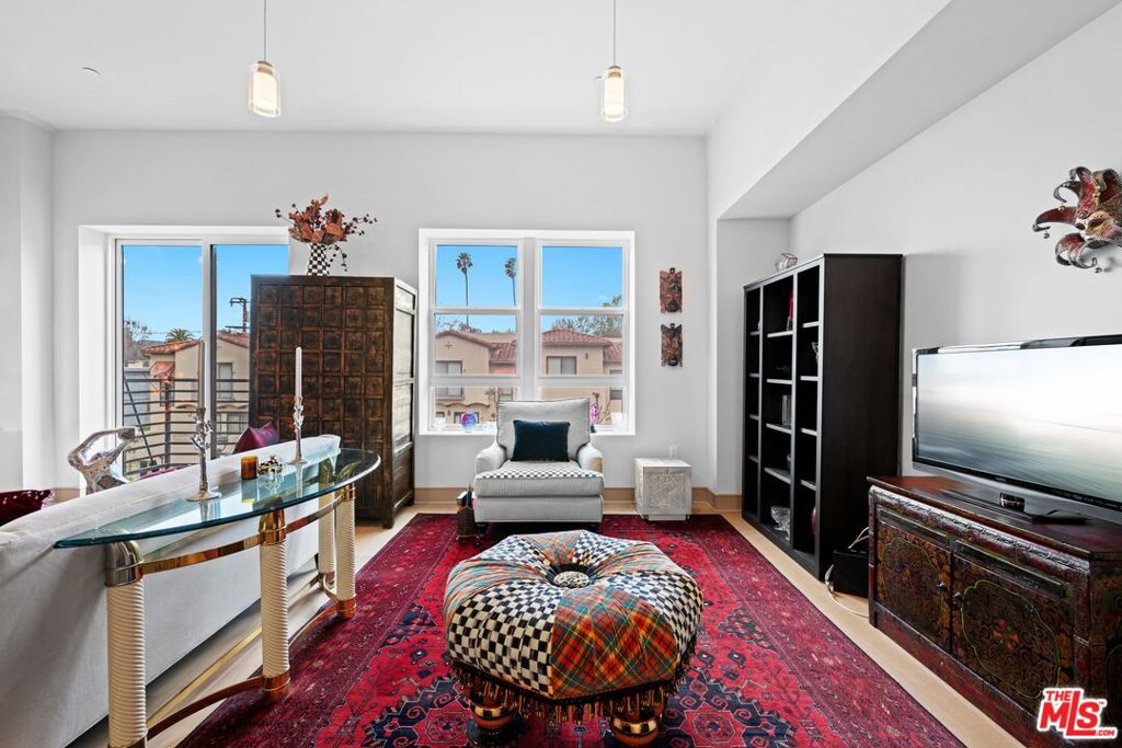 820 Mission Street 211