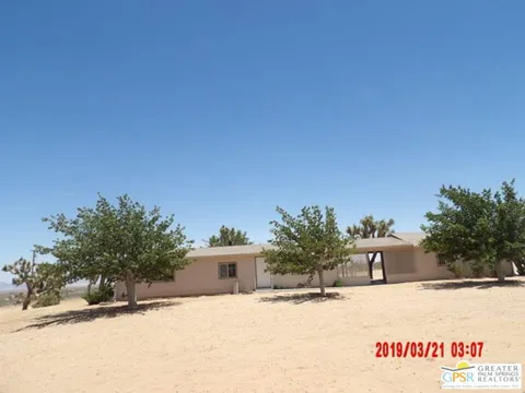 525 N Inez Avenue, Landers, CA 92285 - MLS#: 24404659