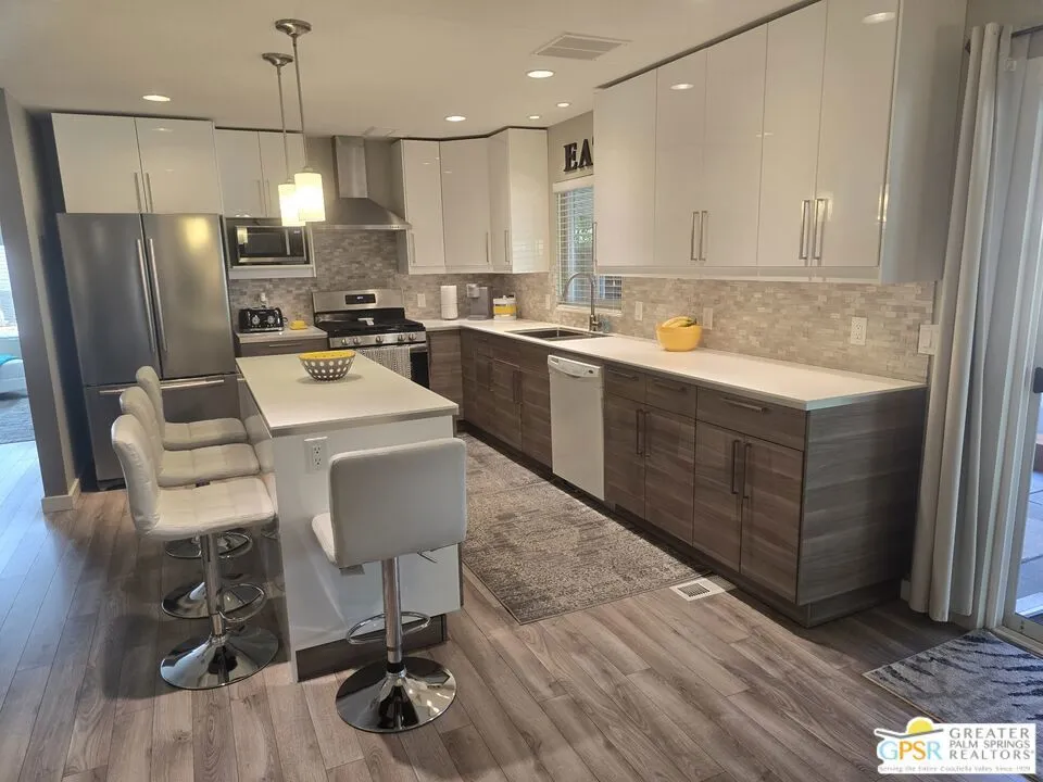 Cathedral City, California 92234, United States, 2 Bedrooms Bedrooms, ,2 BathroomsBathrooms,Residential,Active,91915