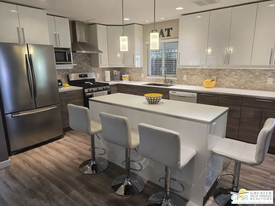 Cathedral City, California 92234, United States, 2 Bedrooms Bedrooms, ,2 BathroomsBathrooms,Residential,Active,91915