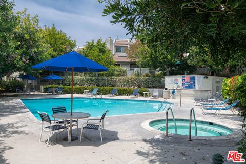 A home in Studio City