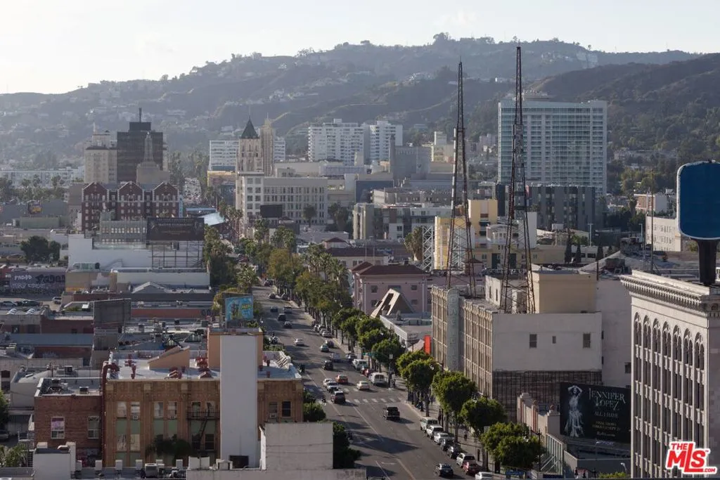 Los Angeles, California 90028, United States, 1 Bedroom Bedrooms, ,2 BathroomsBathrooms,Residential,Active,1359