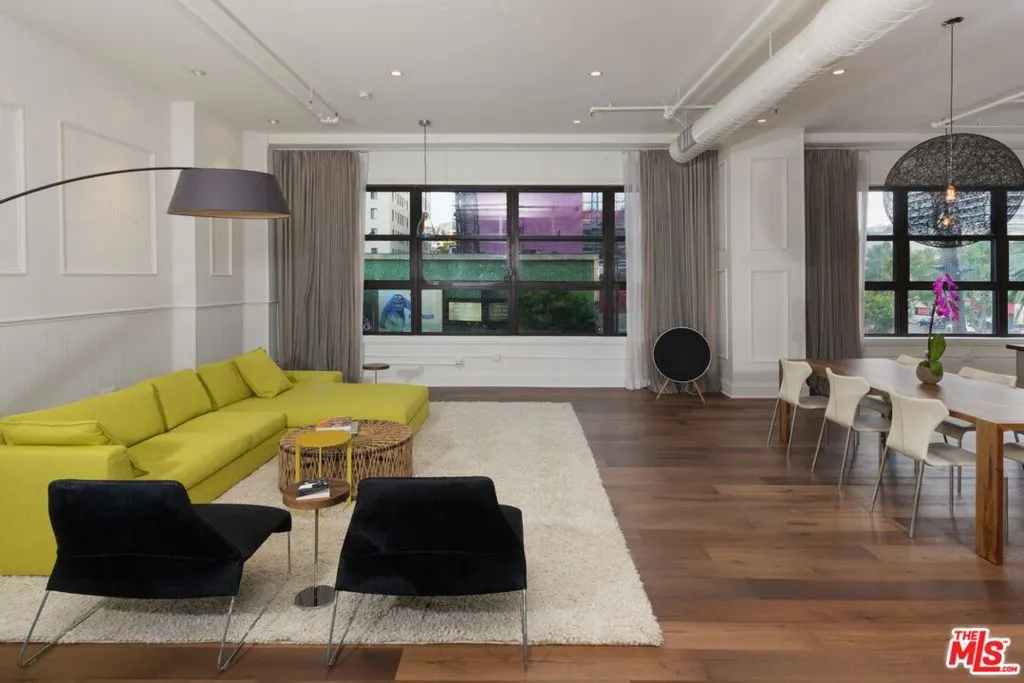 Los Angeles, California 90028, United States, 1 Bedroom Bedrooms, ,2 BathroomsBathrooms,Residential,Active,1359