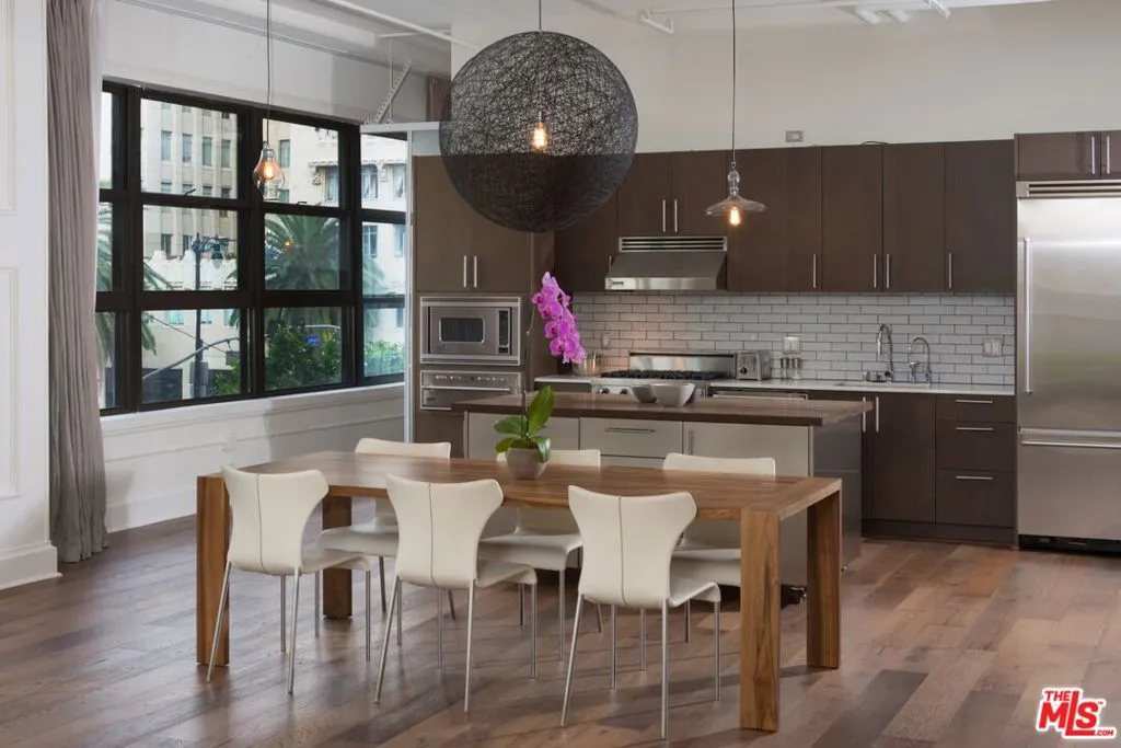 Los Angeles, California 90028, United States, 1 Bedroom Bedrooms, ,2 BathroomsBathrooms,Residential,Active,1359