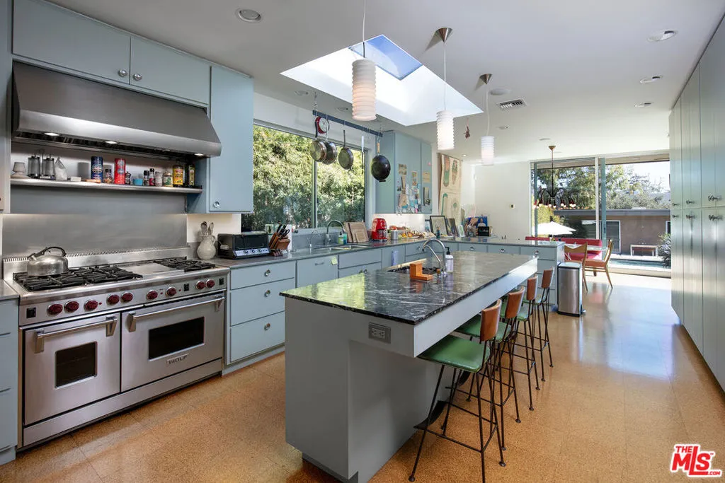 Los Angeles, California 90049, United States, 7 Bedrooms Bedrooms, ,7 BathroomsBathrooms,Residential,Active,6789