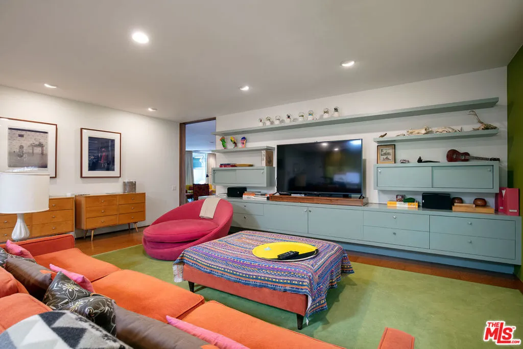 Los Angeles, California 90049, United States, 7 Bedrooms Bedrooms, ,7 BathroomsBathrooms,Residential,Active,6789