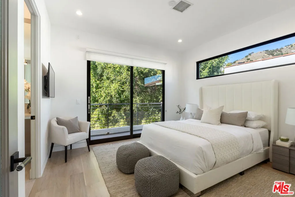 Los Angeles, California 90046, United States, 4 Bedrooms Bedrooms, ,5 BathroomsBathrooms,Residential,Active,113666