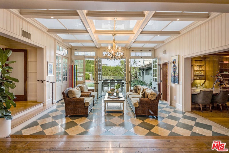 708 N Sierra Drive